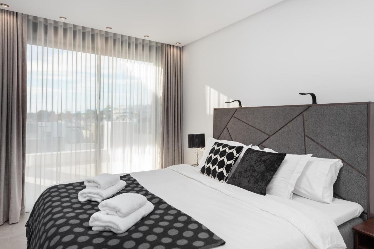 Apartment 3 Bedroom In Artola With Private Pool