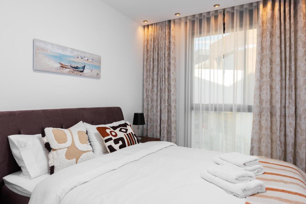 3 Bedroom In Artola With Private Pool Apartment *